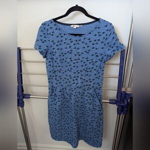 Boden slate blue bird print tshirt dress with pockets, US size 8, EUC
